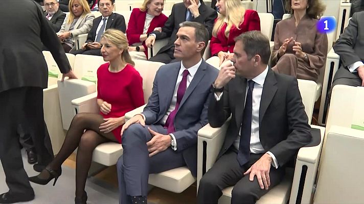 L'Informatiu - Crítiques a Junts per l'acord amb el PSOE que delega les competències en immigració a Catalunya