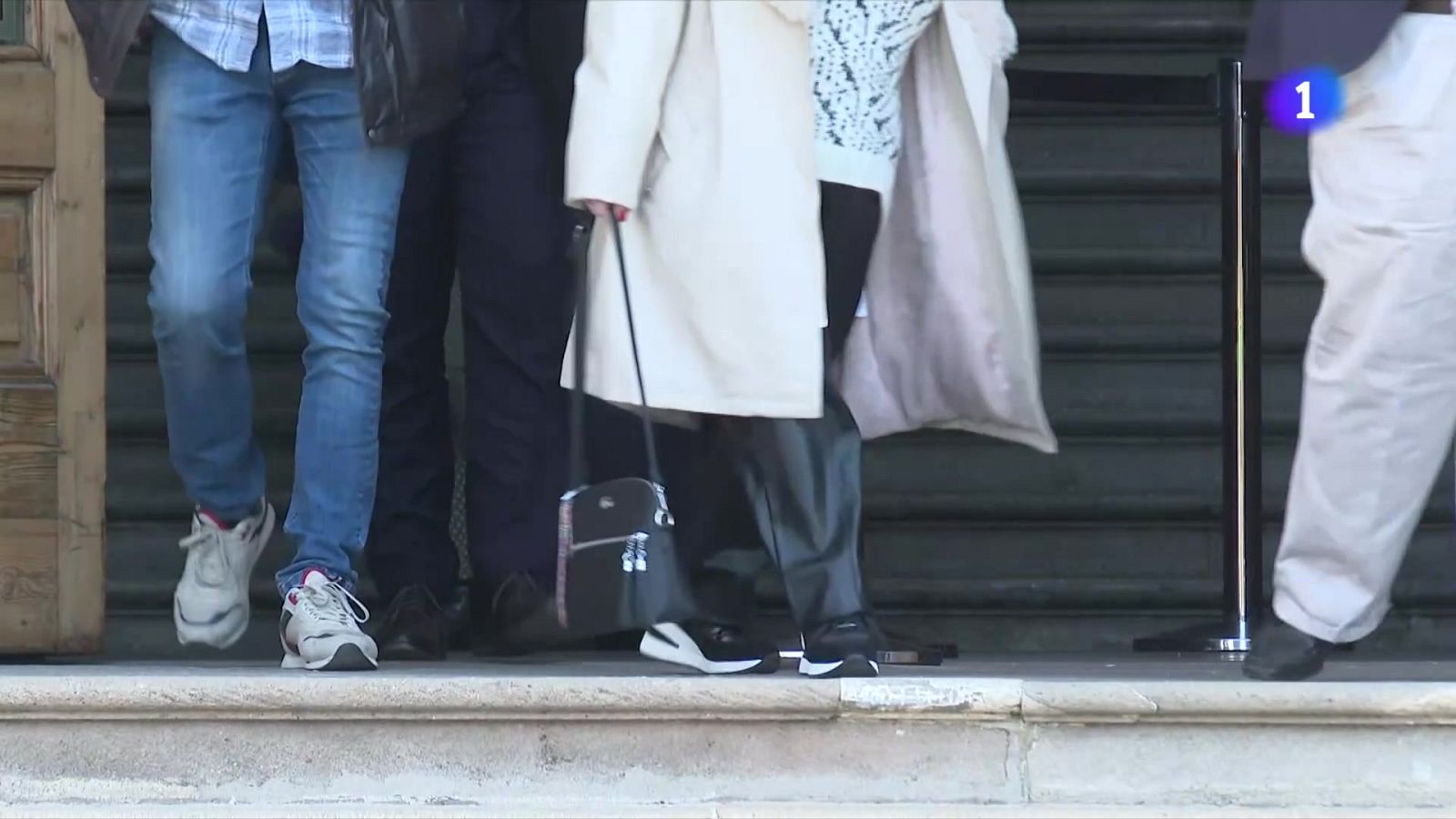 A judici un geriàtric per desnutrició i falta de higiene - L'Informatiu | Veure