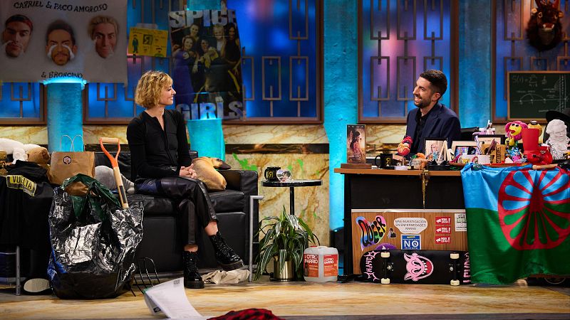 La Revuelta | Michelle Jenner "echa un quiqui" en su peli 5/3/25 - La Revuelta | Ver