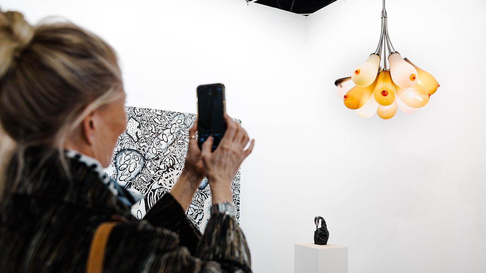 Las artistas reclaman mayor visibilidad en las ferias de arte | Ver