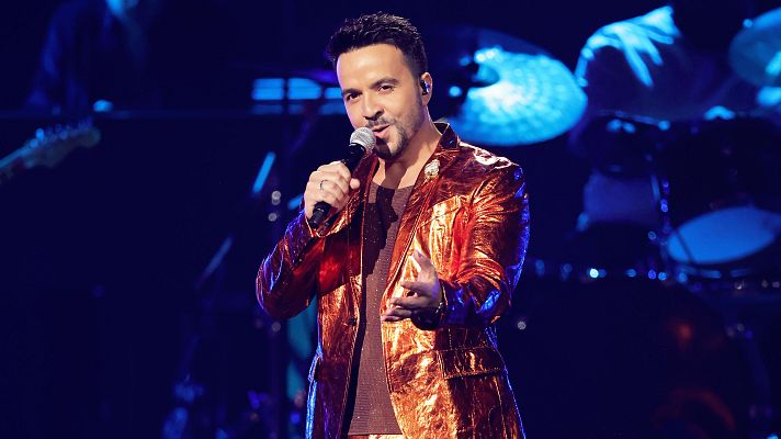 Telediario 1 - Luis Fonsi actúa en Madrid y Sevilla para celebrar sus 25 años en la música