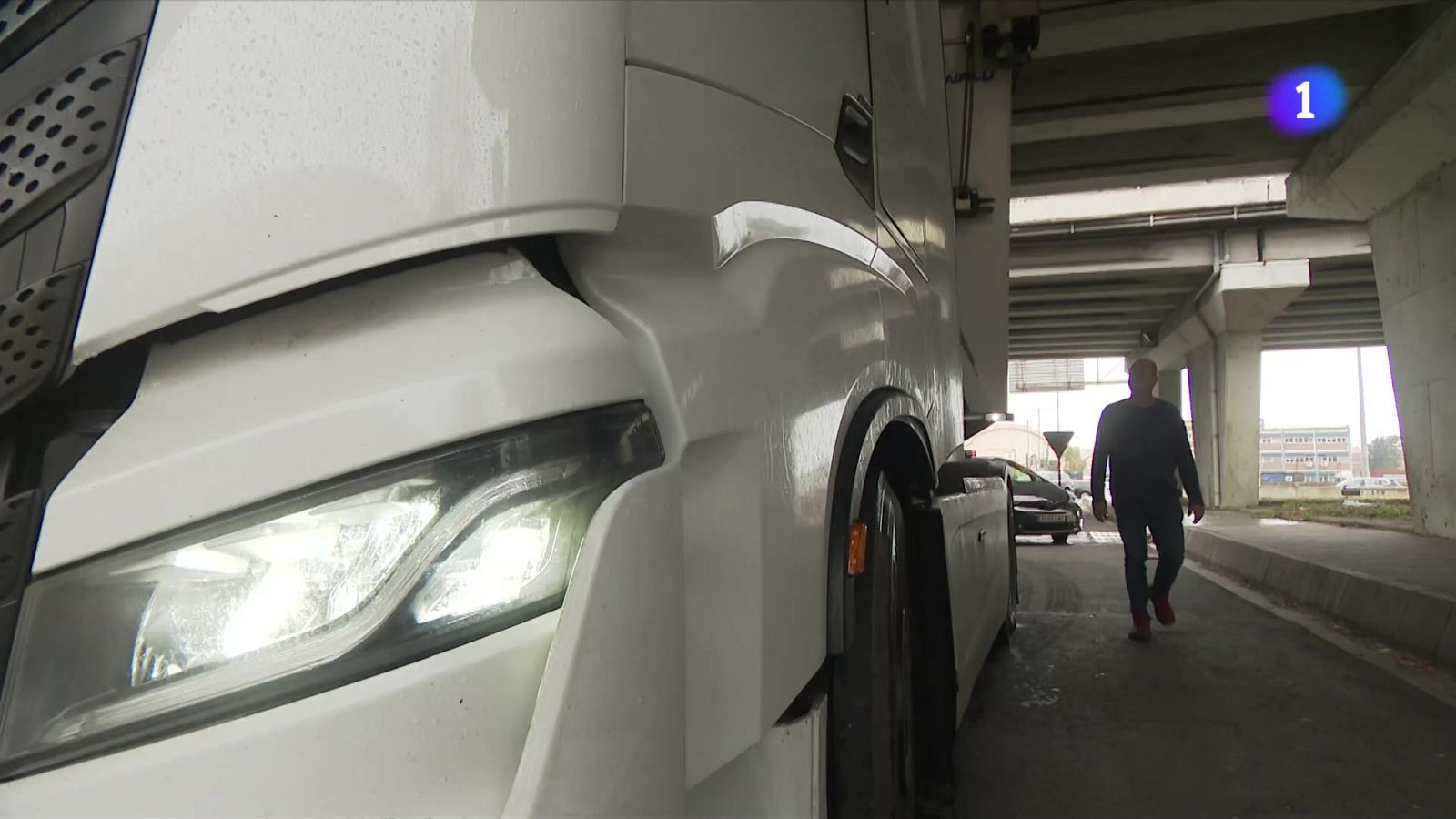 L’AP-7 al límit: congestió, accidents i la solució de la velocitat variable - L'Informatiu | Veure