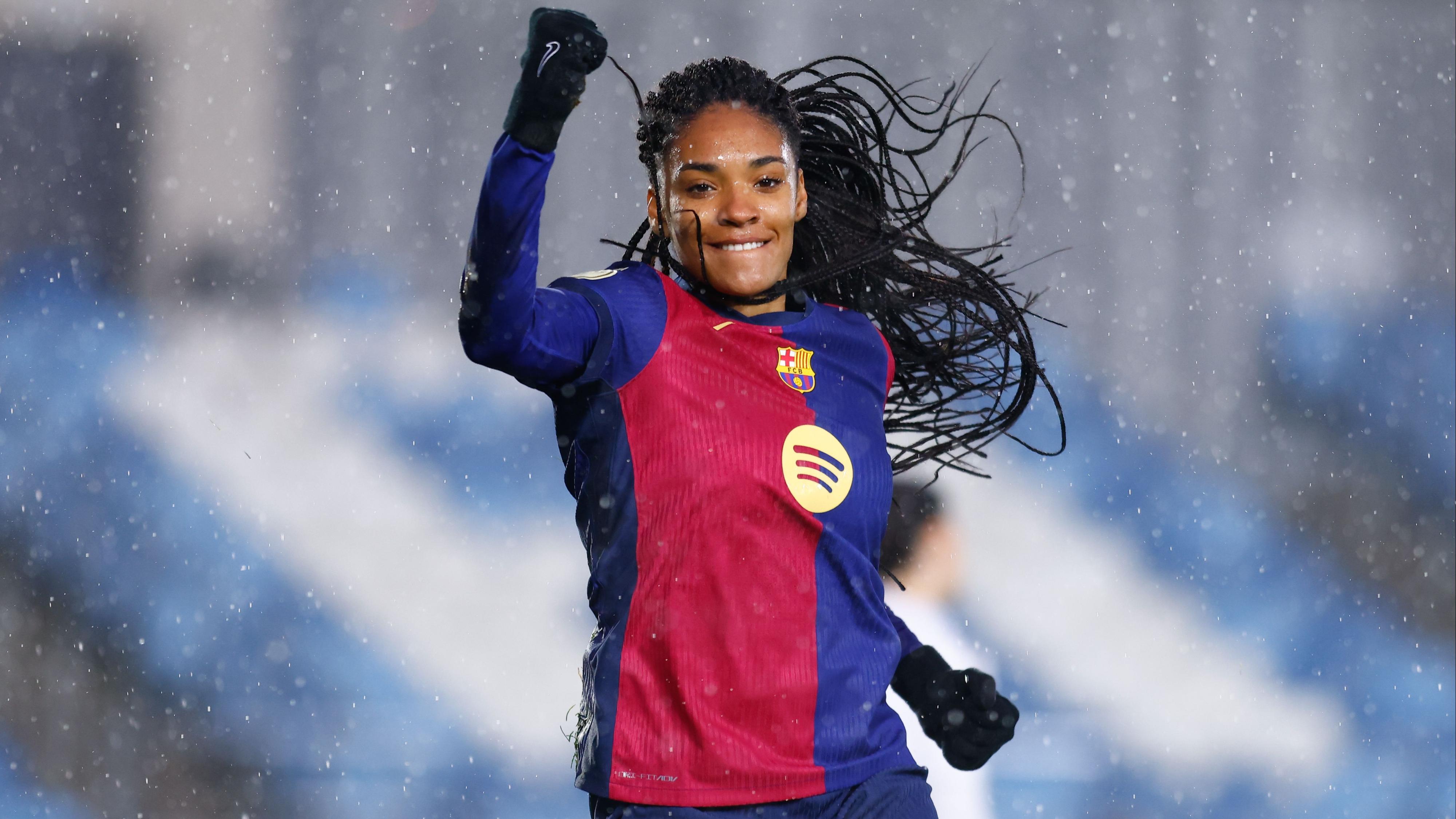 Salma Paralluelo: “La eliminatoria la hemos puesto muy a favor pero el fútbol puede dar sorpresas”.