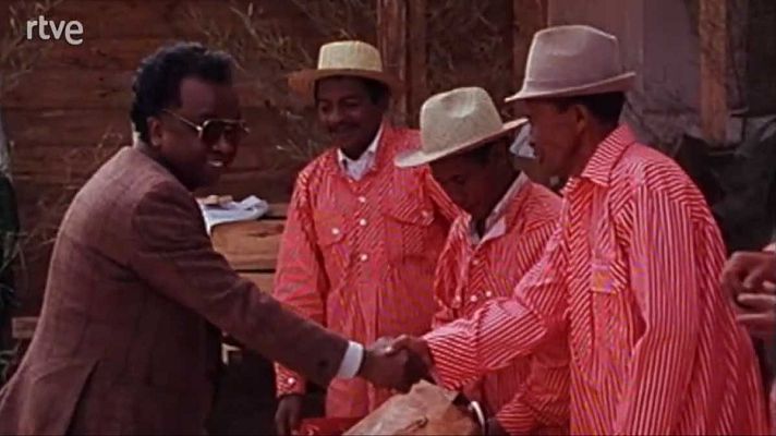 En la misma orilla - Famadihana