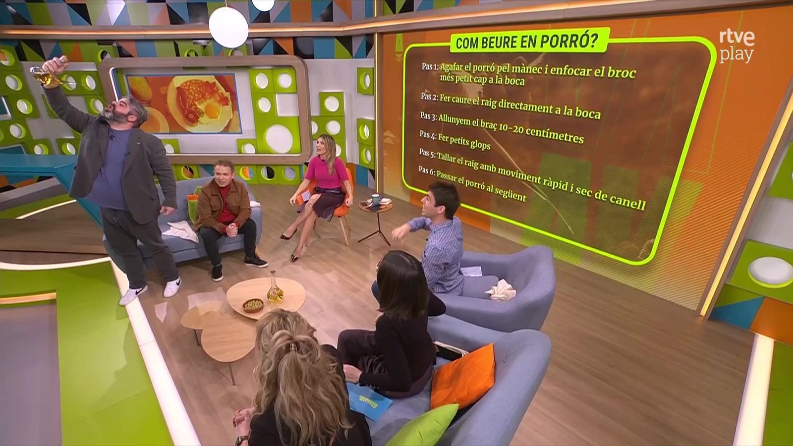 Caos a Renfe, una bomba i esmorzars de forquilla | L'altaveu - L'altaveu | Veure