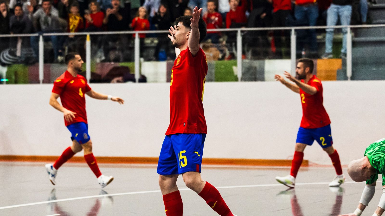 Dani Zurdo firma un póker en la victoria de España a Inglaterra - Fútbol Sala | Ver