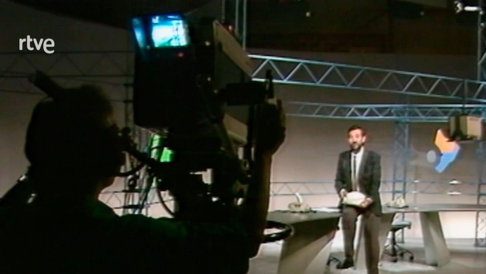 Arriba la desconnexió - Panorama - Arxiu TVE Catalunya - Panorama (Català) | Veure