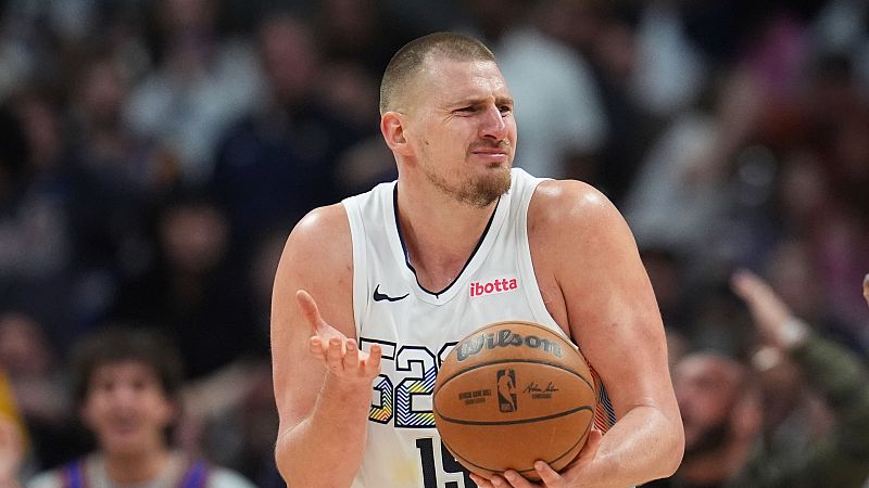 NBA | Nikola Jokic hace 30 puntos, 20 rebotes y 20 asistencias - Los Deportes de La1 | Ver
