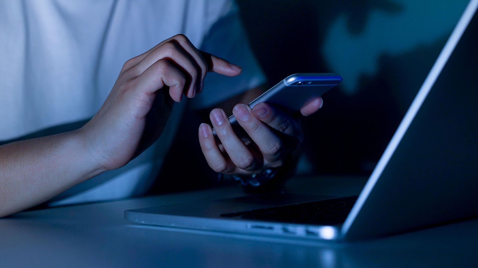 Violencia de género mediante dispositivos electrónicos | Ver