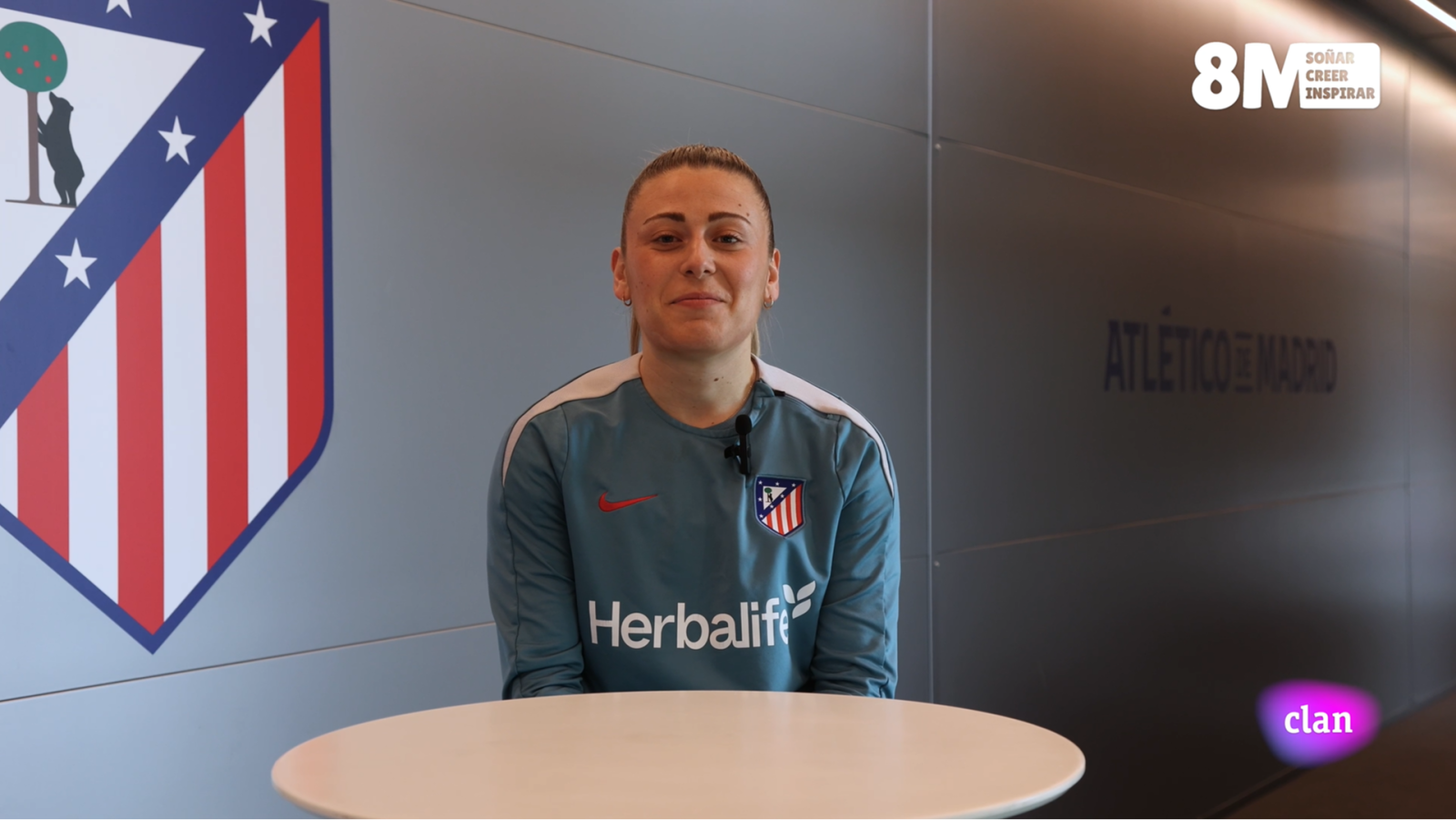 Hablamos con Carmen Menayo, jugadora y capitana del Atlético de Madrid Femenino - El mes de... | Ver