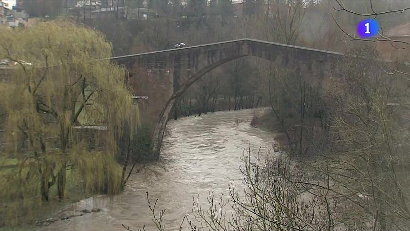 Crescuda dels rius a Barcelona i Girona per pluges de fins a 70 l - L'Informatiu | Veure