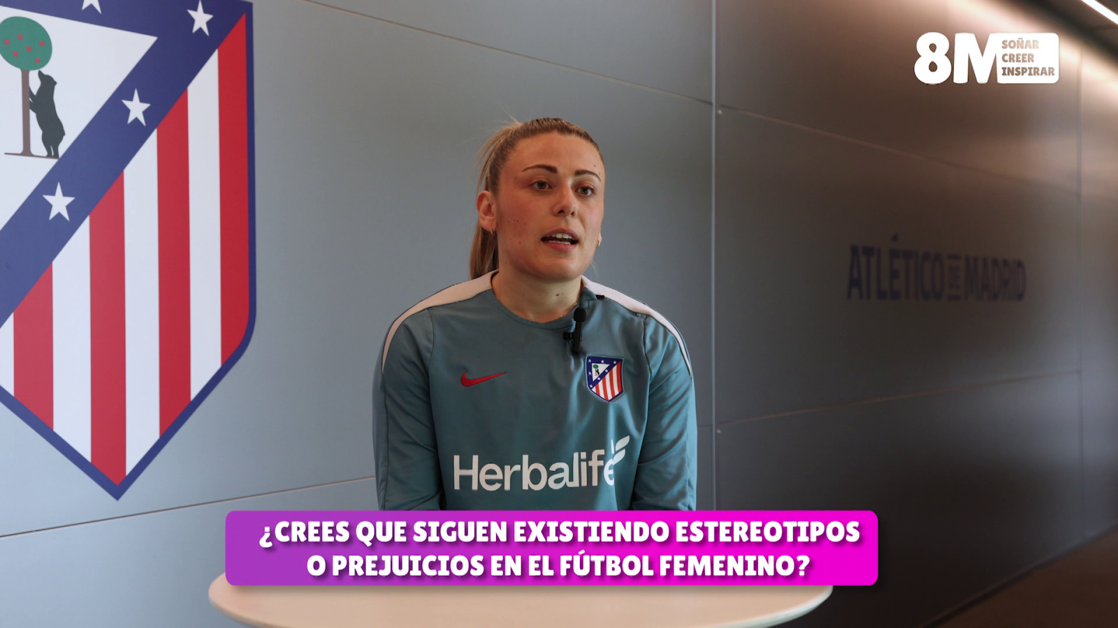 Por la igualdad - Carmen Menayo, futbolista profesional 2 - El mes de... | Ver