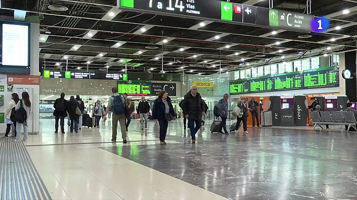 L'Informatiu - L'oposició demana responsabilitats pel caos de Rodalies