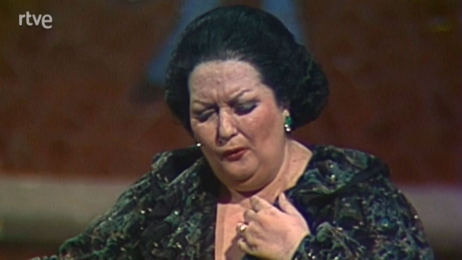 Montserrat Caballé canta al Palau, 10è aniversari d el Diari Avui | Veure