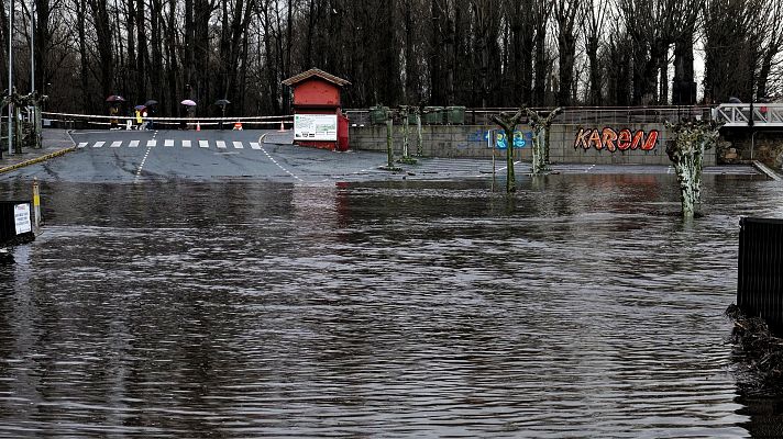 Telediario 2 - La borrasca Jana deja inundaciones, desalojos y carreteras cortadas en varias comunidades este lunes