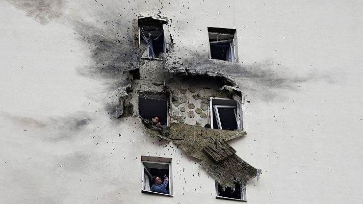 Informativo 24h - Ucrania lanza el mayor ataque aéreo sobre Rusia en tres años de guerra horas antes de la reunión con EE.UU.