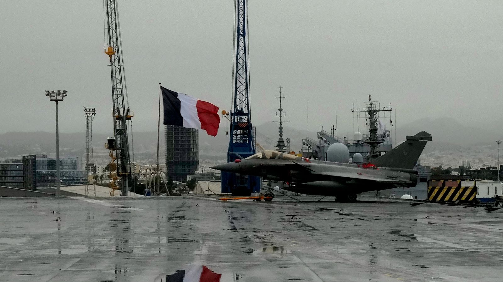 Las incógnitas de aplicar un "paraguas nuclear francés" sobre Europa | Ver