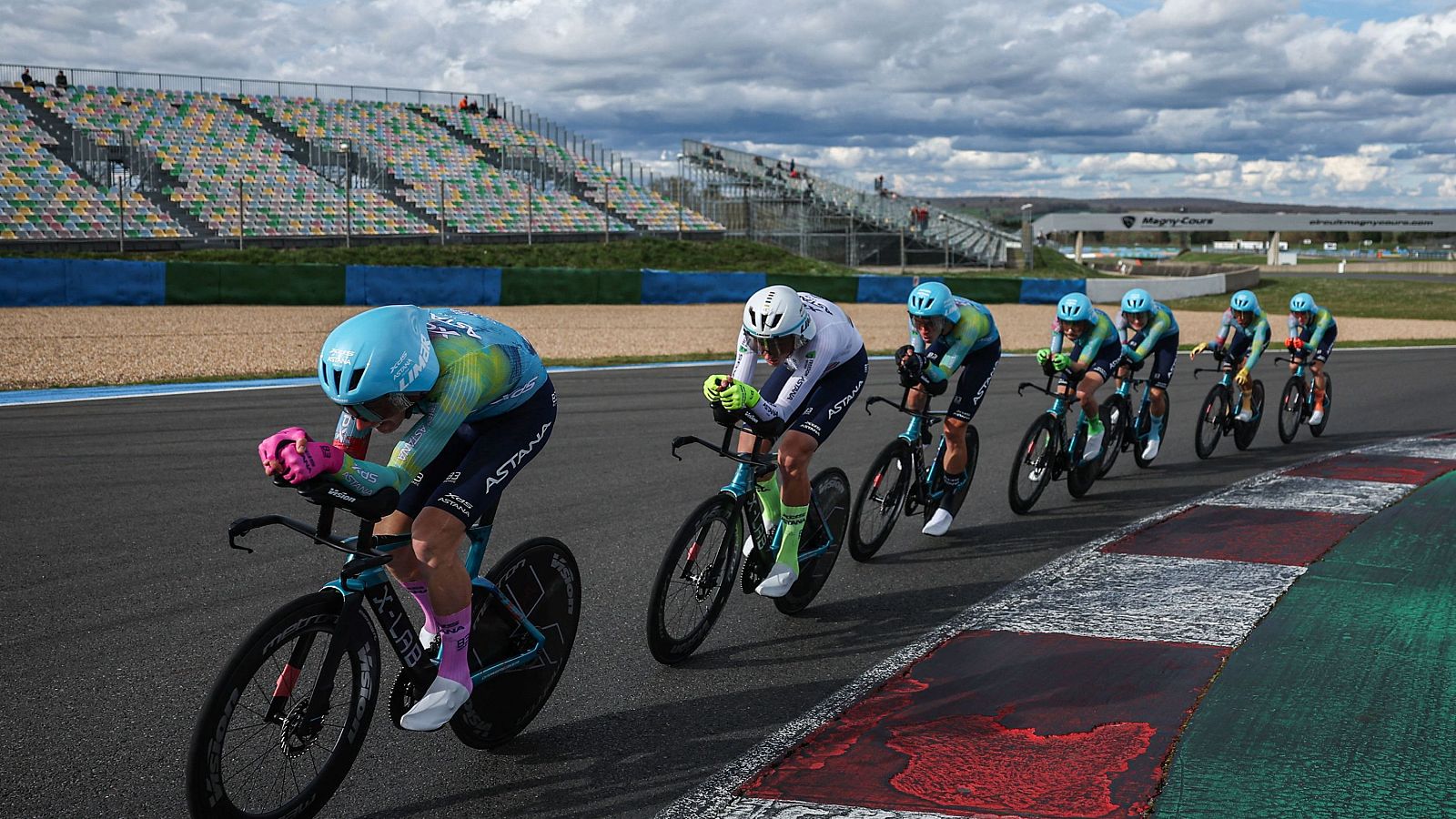 Ciclismo - París - Niza. 3ª Etapa: Circuit Nevers Magny Cours - Nevers - ver ahora
