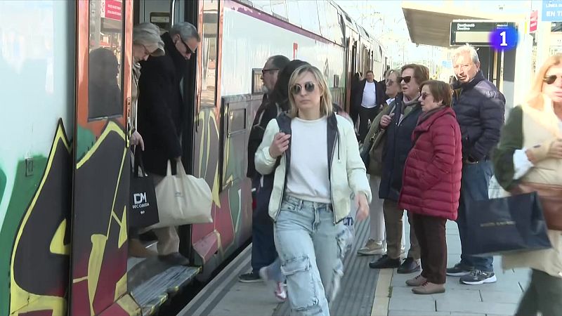 Junts vol forçar la compareixença d'Illa pel caos de Rodalies - L'Informatiu | Veure