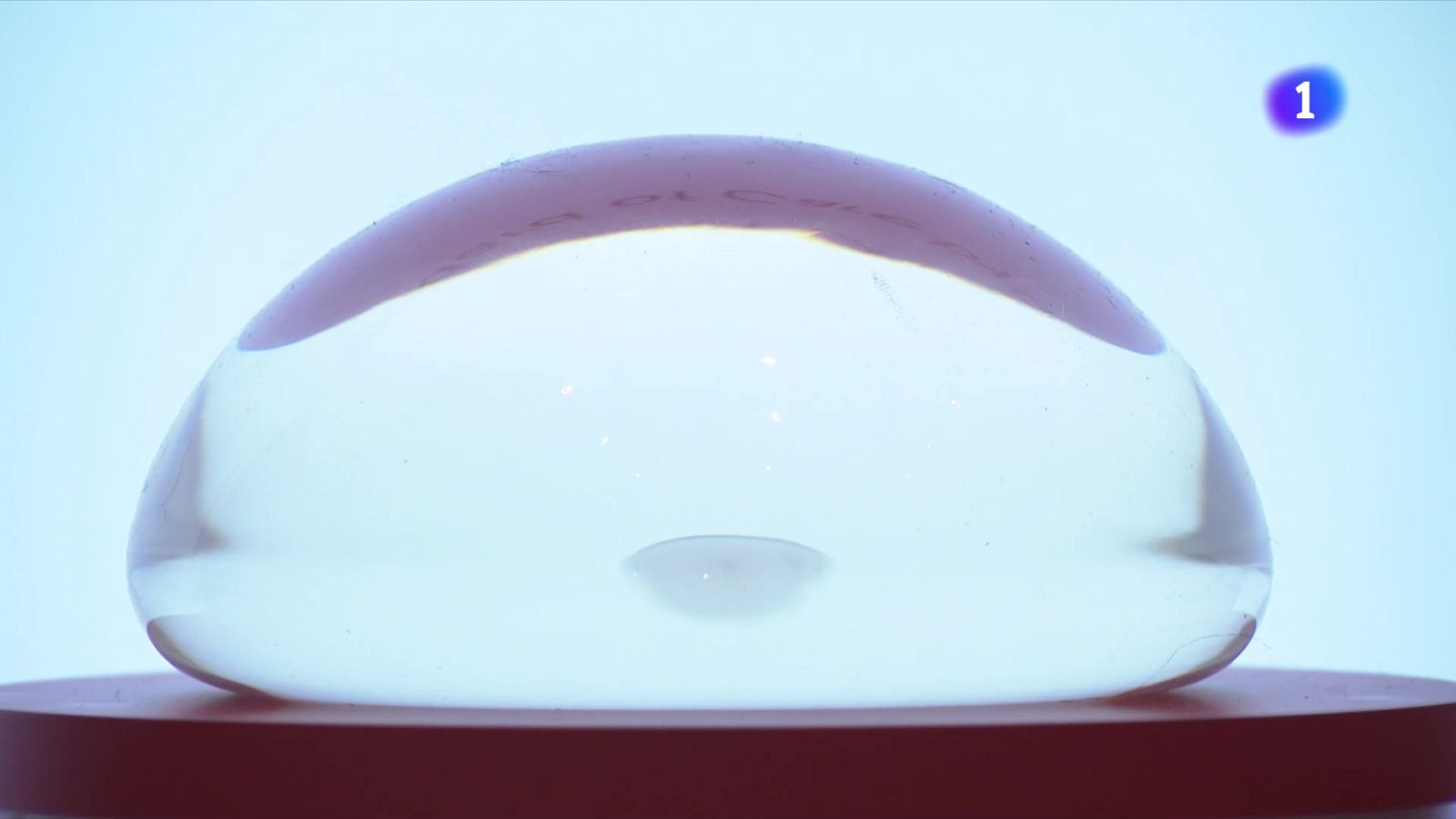 Les explantacions de pròtesis mamàries es dupliquen a Espanya en els últims 8 anys - L'Informatiu | Veure