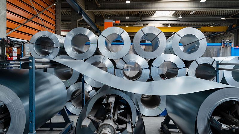 Estados Unidos impone aranceles del 25% a aluminio y acero: así puede afectar a empresas españolas - Telediario 1 | Ver