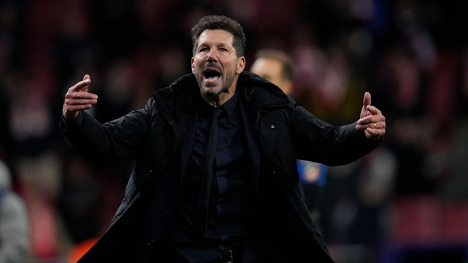 Simeone estalla: "Que levante la mano quien vea dos toques de Julián" - Champions League | Ver