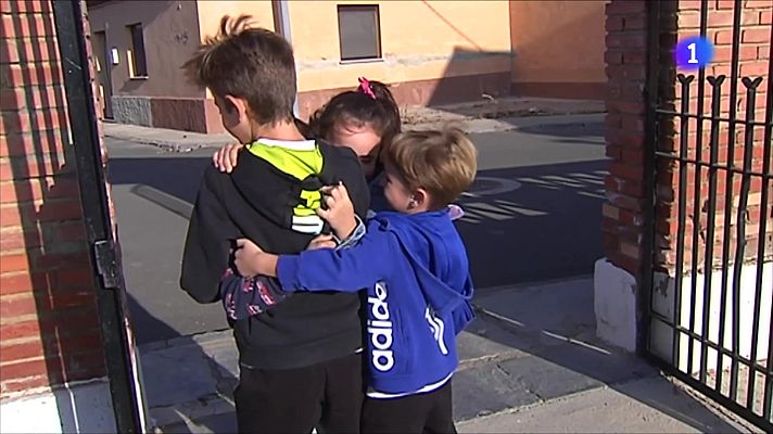 L'Informatiu - Aules buides i patis silenciosos: així va afectar la pandèmia a les aules