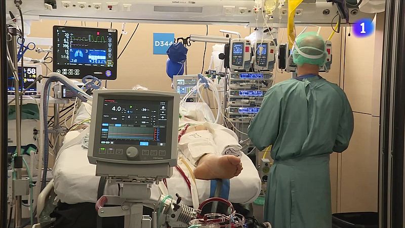 La COVID-19 va posar al límit els hospitals - L'Informatiu | Veure