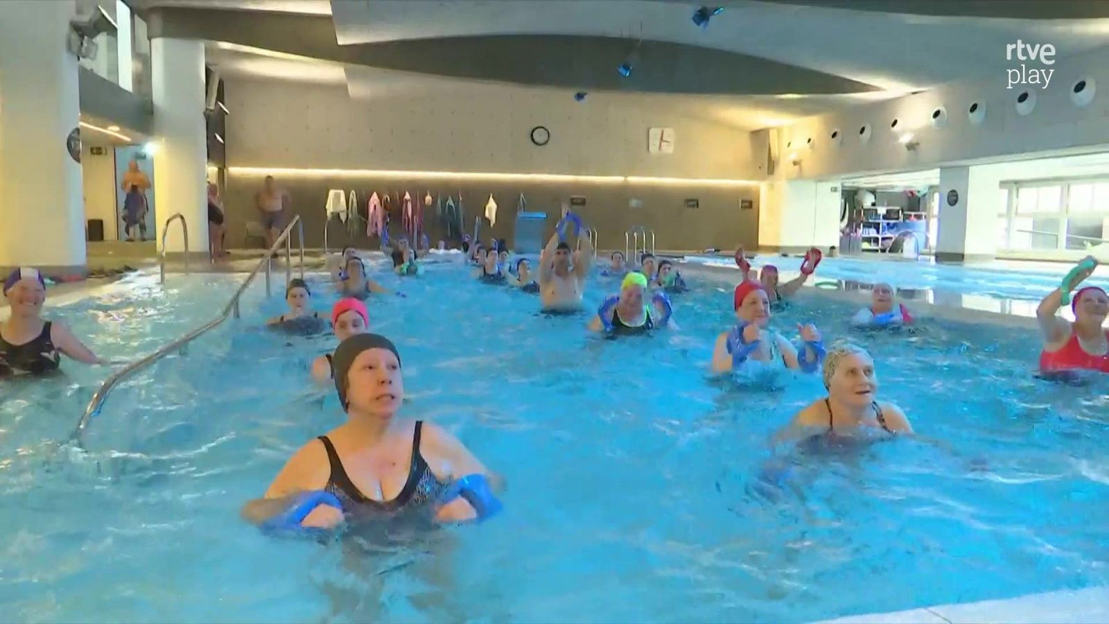 Els beneficis de fer aquagym | L'altaveu - L'altaveu | Veure