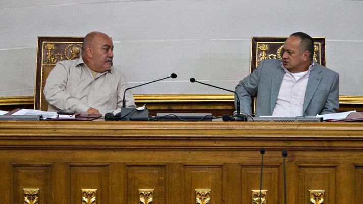 Telediario 1 - Chávez no jurará el cargo el jueves y la oposición pide que lo haga el jefe del Parlamento