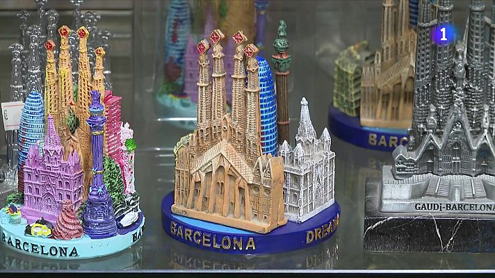 Telediario Fin de Semana - Límite a las tiendas turísticas