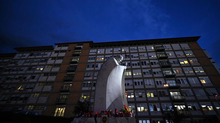 Fin de semana 24h - Los médicos reducen el uso de ventilación mecánica del papa