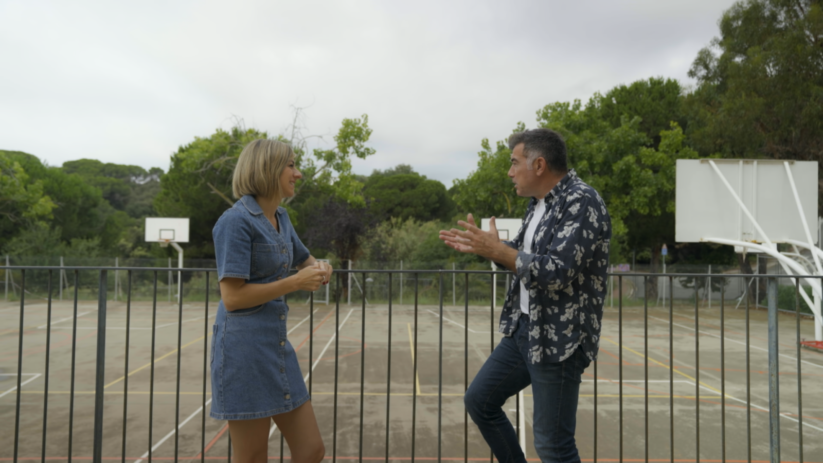 Surfejar l'adolescència - Mapes Mentals | RTVE Catalunya | Veure