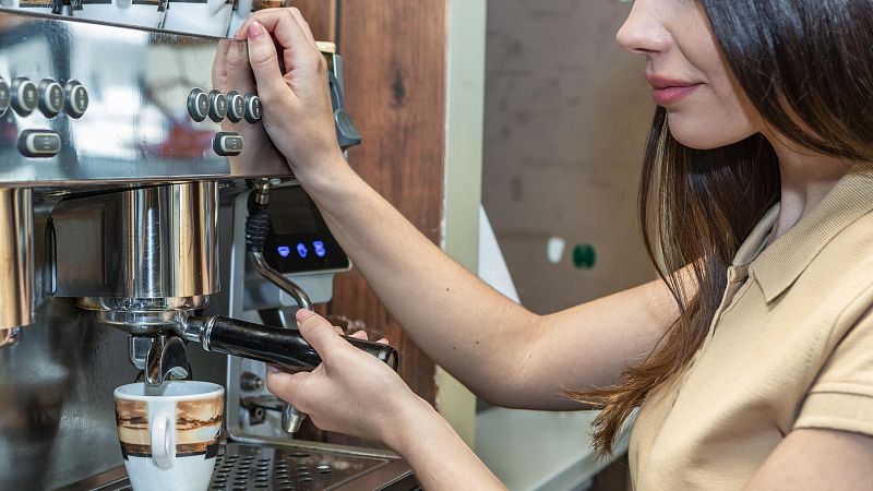 Los trabajadores a jornada parcial superan por primera vez los 3 millones