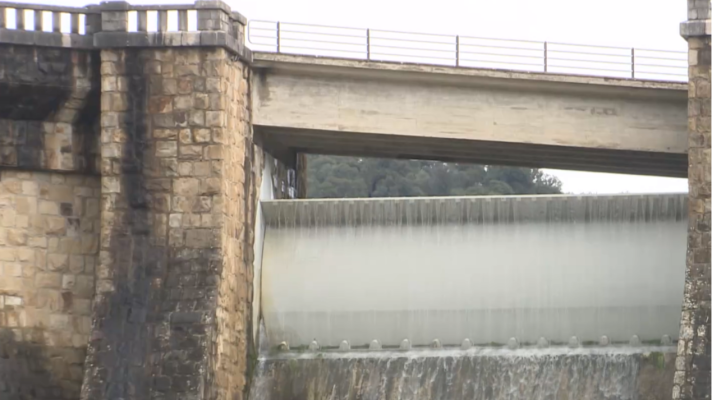 Telediario 1 - Las lluvias llevan al embalse gaditano de Los Hurones al límite