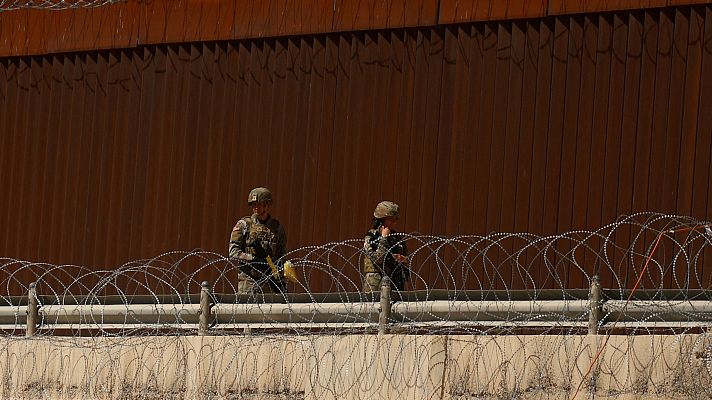 Telediario 2 - La "migración inversa": miles de venezolanos regresan ante la dificultad de entrar en EE.UU.