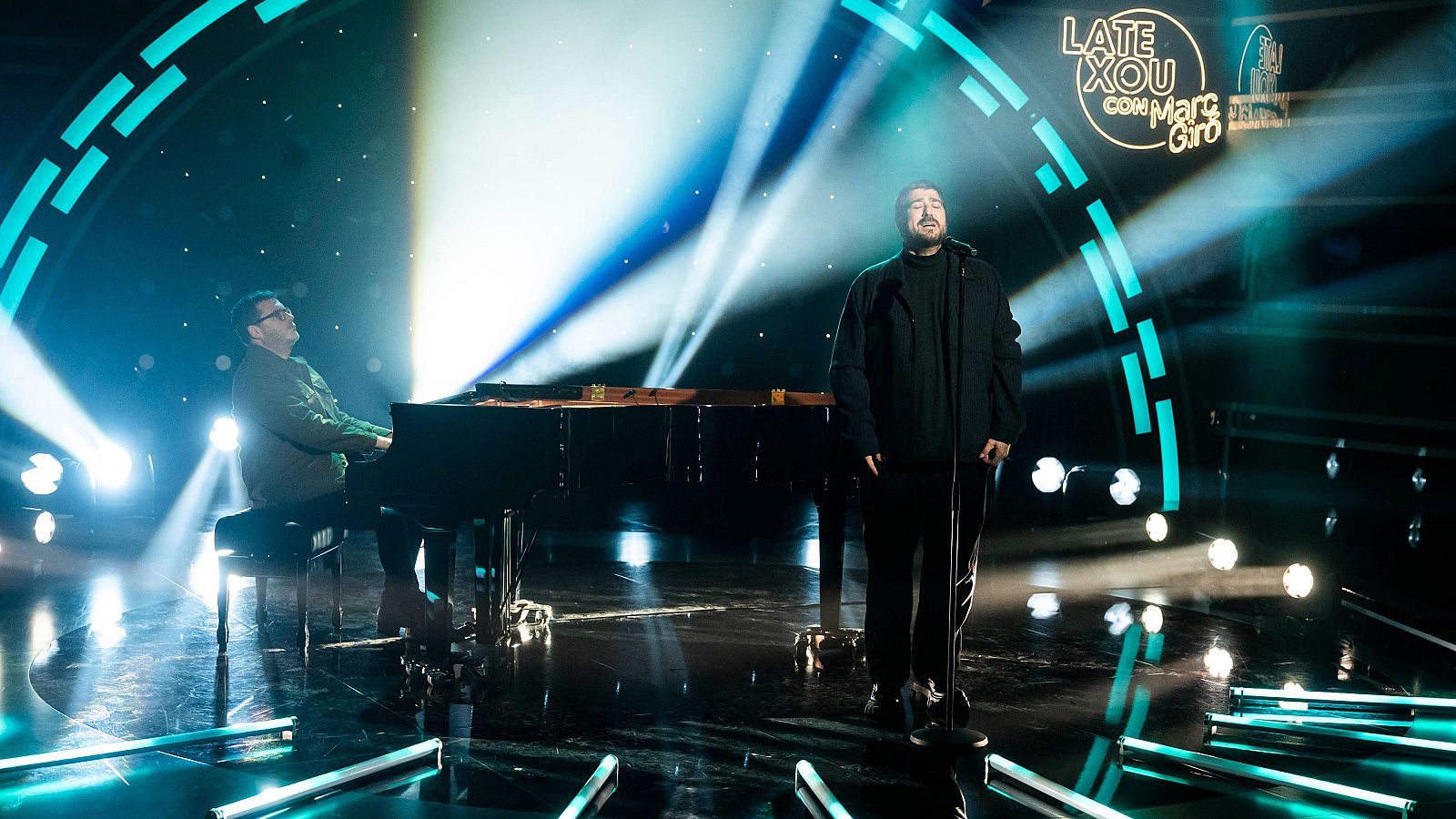 Antonio Orozco canta en Late Xou - VER AHORA - Late Xou con Marc Giró | Ver