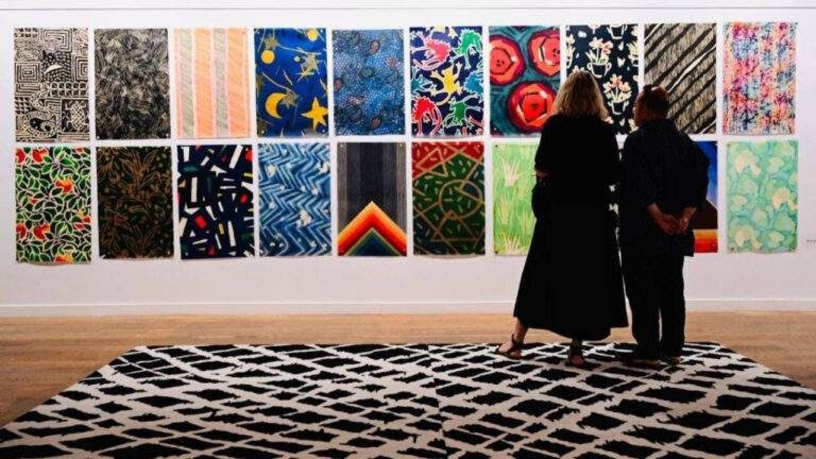 Mako Artigas expone sus dibujos y diseños en Madrid | Ver