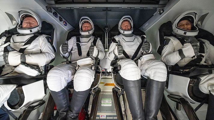 Telediario Matinal - Regresan los dos astronautas atrapados durante nueve meses en la EEI
