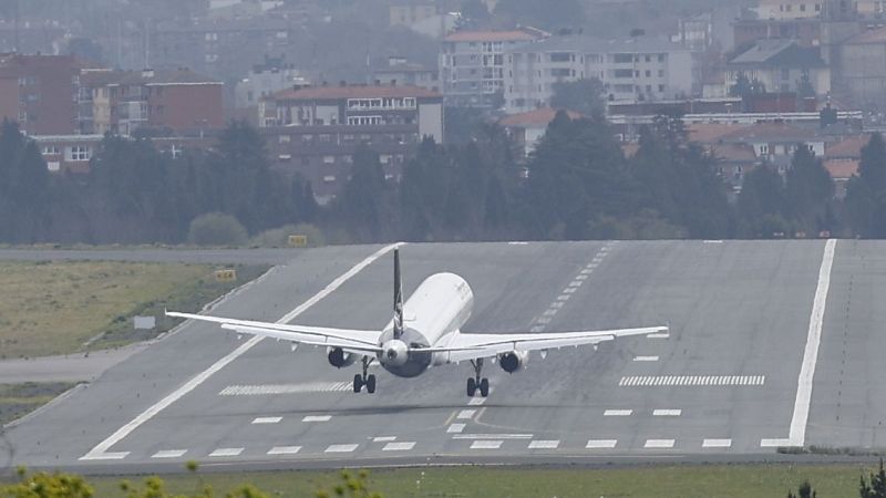 Vuelos cancelados en el Aeropuerto de Bilbao por las fuertes rachas de viento