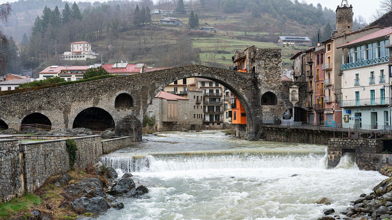 El temporal pone en alerta el cauce de los ríos | Ver
