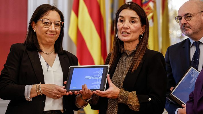 Telediario 1 - La Generalitat Valenciana aprueba los presupuestos de 2025 con 2.364 millones para la dana