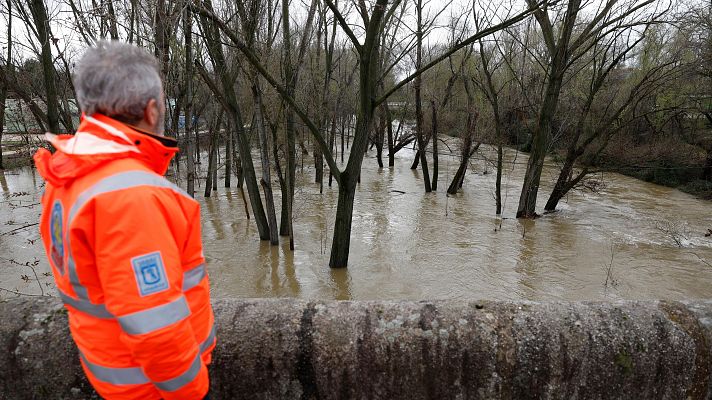 Informativo 24h - El Manzanares se mantiene en nivel rojo por la crecida