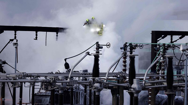 El aeropuerto de Heathrow cierra por un corte de energía tras un incendio