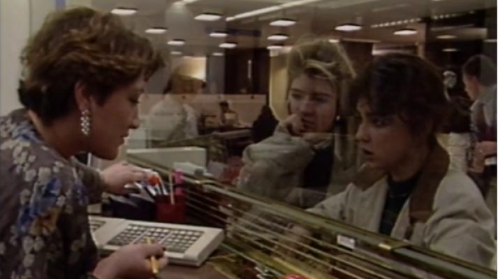 Europa (1987, català) - Més enllà de la finestra