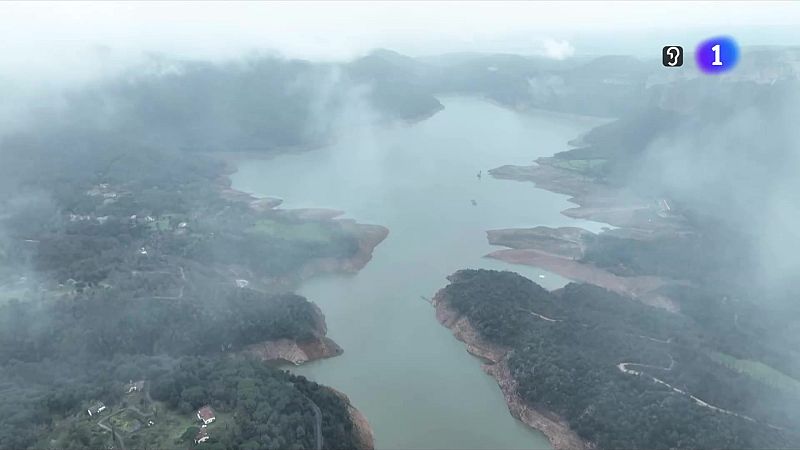 L'aigua s'imposa als pantans i supera el 50 % de les conques internes - L'Informatiu | Veure