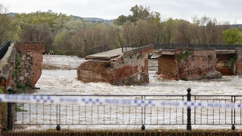 La crecida del río Tajo derrumba parte del puente viejo de Talavera de la Reina - Fin de semana 24h | Ver