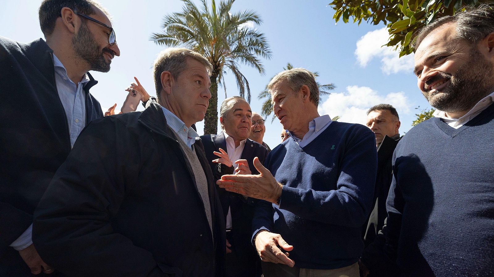 Los políticos se comprometen a reconstruir el puente de Talavera | Ver