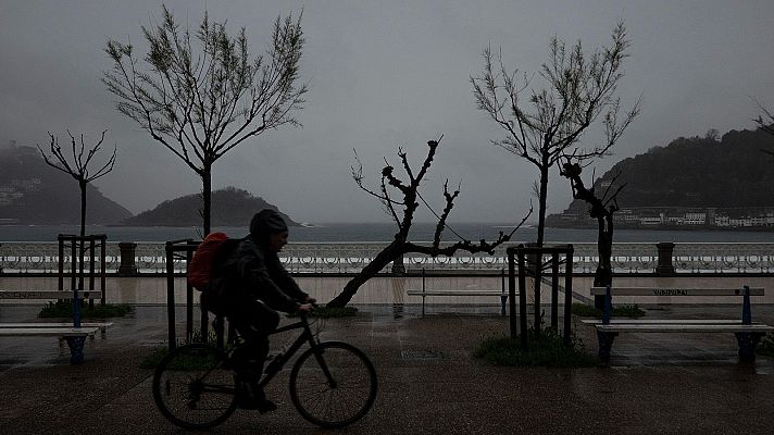 El tiempo - Cielos despejados en el sur y cubiertos en el norte