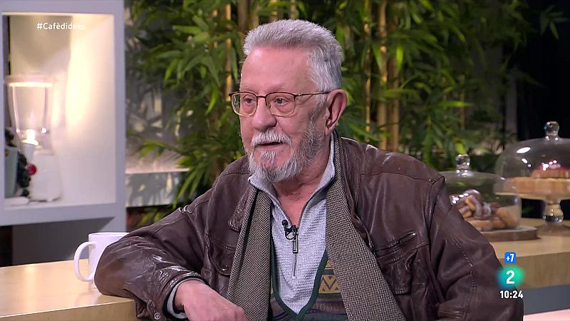 Nazario presenta el llibre 'Crónicas del gran tirano' - Cafè d'idees | Veure